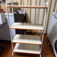 白い棚の画像