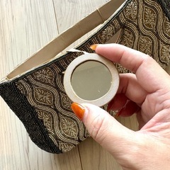 ビーズ刺繍が美しいおでかけ用バッグの画像