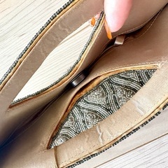 ビーズ刺繍が美しいおでかけ用バッグの画像