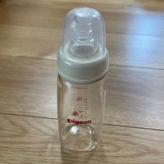 ピジョン　
スリムタイプ哺乳びん耐熱ガラス製の画像
