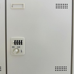 【美品】【定価135,000円】12人用ロッカーの画像
