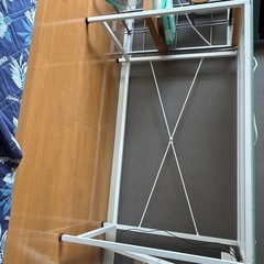 ガラス製テーブルの画像