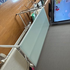 ガラス製テーブルの画像