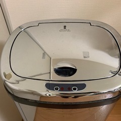 ゴミ箱の画像