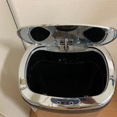 ゴミ箱の画像
