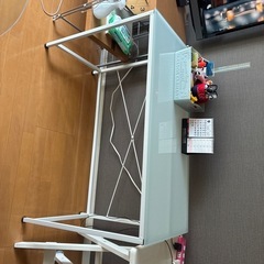 ガラス製テーブルの画像