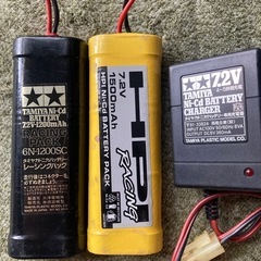 ジャンク田宮Ni-Cdバッテリー専用充電器・7.2vバッテリー×2の画像