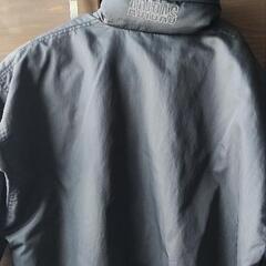 adidasのアウターの画像
