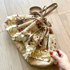 リゾート感のあるかわいい巾着型夏バッグの画像
