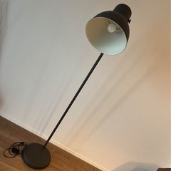 IKEA ヘクタル フロアランプ スタンド
の画像