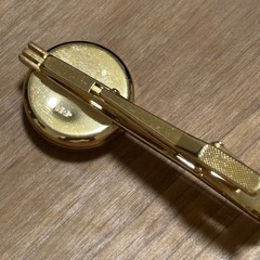ネクタイピンとカフスボタンセットの画像