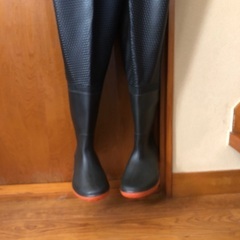 美品　釣り・川遊び、田んぼ・山に入る時などに使える胴付長靴ですの画像