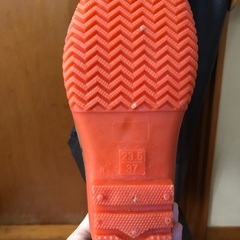 美品　釣り・川遊び、田んぼ・山に入る時などに使える胴付長靴ですの画像