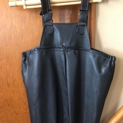 美品　釣り・川遊び、田んぼ・山に入る時などに使える胴付長靴ですの画像