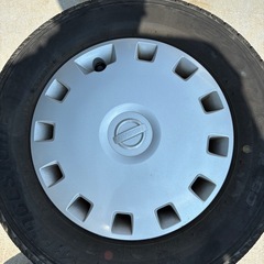 NISSAN純正ホイールとホイールキャップ(タイヤはおまけ)の画像