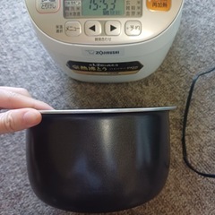 炊飯器の画像