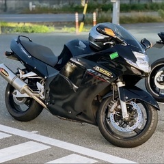 再投稿cbr1100xxブラックバードの画像