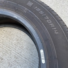 ノーマルタイヤ4本セット 185/70R/14 2022年製 8部山の画像