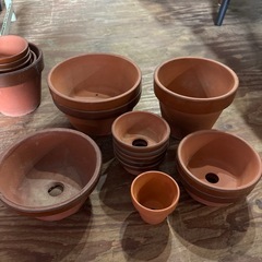 植木鉢🪴 1個￥110円‼️ 大きさ様々✨️   陶器 の画像