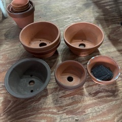 植木鉢🪴 1個￥110円‼️ 大きさ様々✨️   陶器 の画像