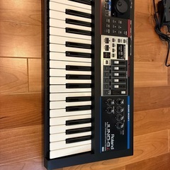 シンセサイザー　JUNO-Gi   
Roland の画像