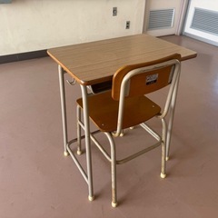 【受付終了】学校机&椅子 30セットの画像
