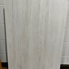 机(ホワイト)の画像