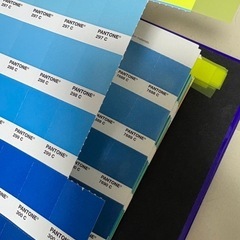 PANTONE SOLID CHIPS Uncoated  ×1 PANTONE SOLID CHIPS Coated ×1の画像