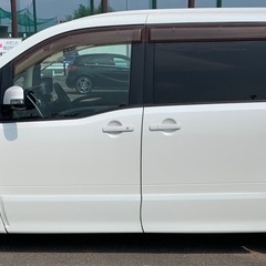 日産セレナの画像