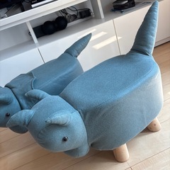 恐竜の椅子セットの画像