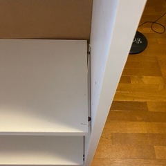 白い本棚の画像