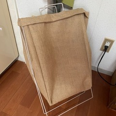ランドリーバスケット　麻のかごの画像