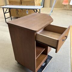 輸入家具差し上げます。PCラック？、収納ラックの画像