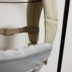 エルゴ オムニブリーズ サンドベージュ メッシュ 抱っこひも 収納ポーチ付きの画像