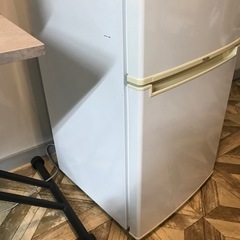 コンパクトな2ドア冷蔵庫をお譲りします。の画像