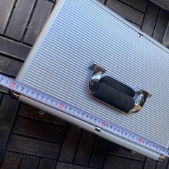 美品👀アルミボックスバッグの画像