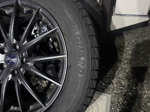 18インチスタッドレスタイヤ　235/60R18 アイスガードGO75