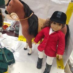0826-259 人形 馬 洋服 帽子 セットの画像