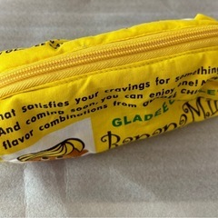 新品☆GLADEE☆ポーチ☆ペンケース・メガネケース・小物入☆中は防水☆中綿入りの画像