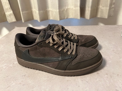 TRAVIS SCOTT × NIKE AIR JORDAN 1