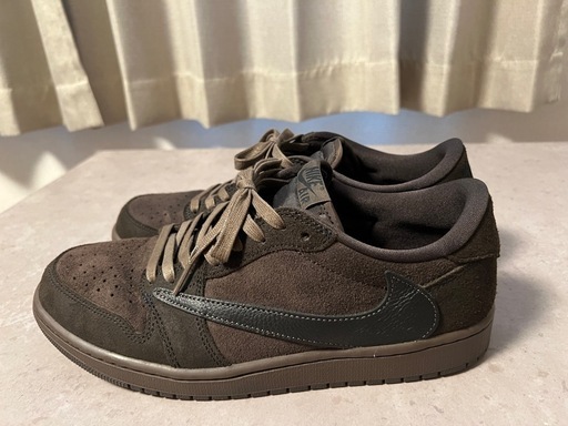 TRAVIS SCOTT × NIKE AIR JORDAN 1