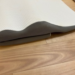 ニトリ　肩まで枕　3年使用。の画像