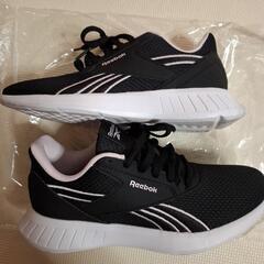Reebokスニーカー 23.5cmの画像