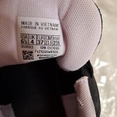 Reebokスニーカー 23.5cmの画像