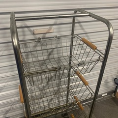 ★店舗・出張買取実施中★キャスター付きスチールラック　洗面所収納　4段カゴ収納の画像