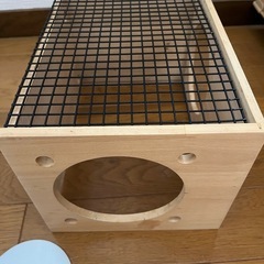 🐰 うさぎ用 3点セット（陶器トイレ・木製ハウス・ひんやりアルミプレート） の画像