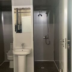 シャワールーム＋トイレ 水洗式 ウォシュレット付きトイレユニット 仮設トイレの上位互換 換気扇 照明 フル装備 カスタムも可能の画像