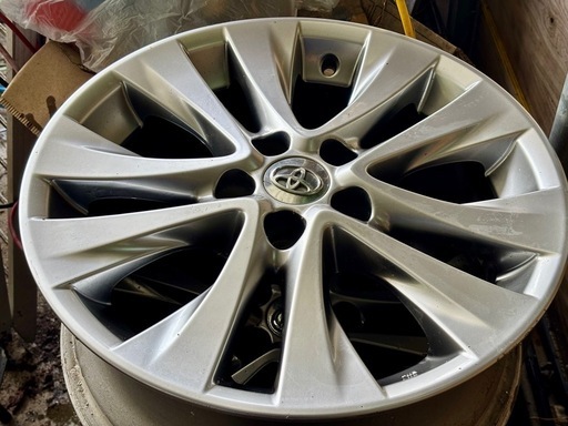 ベルファイヤ 純正　18インチ