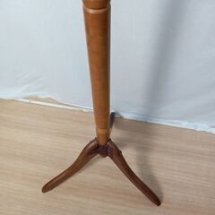 【B192】木製スタンド型ハンガーポール　高さ167㎝の画像