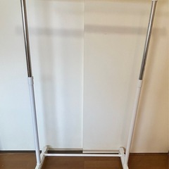 ハンガーラックの画像